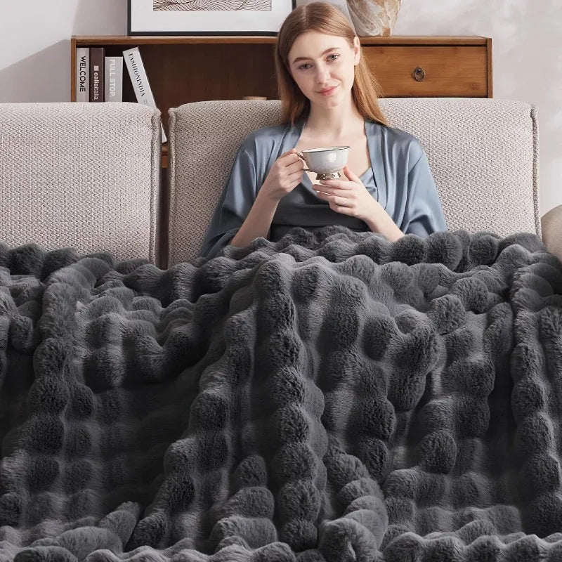 Heated Blanket Throw with Auto-Off 6/10 Heat Level, Cozy Faux Rabbit Fur Bubble Electric Blanket with Overheating Protection