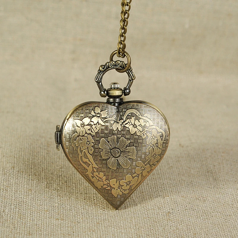 Vintage Bronze Heart Shape Design Pendant Quartz Pocket Watch with Necklace Chain Leisure Men's Gift Clock Accessories