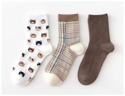 Whimsical Delights: Set aus drei bedruckten Baumwollsocken für Damen – verspielter Komfort für Ihren Alltagsstil