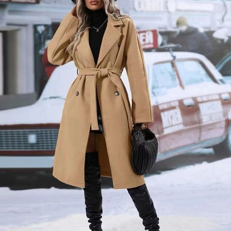 Zeitlose Dame: Einfarbiger Trenchcoat für Damen mit Polokragen, verdickt, mit Schnürung und zweireihig für einen stylischen Look.