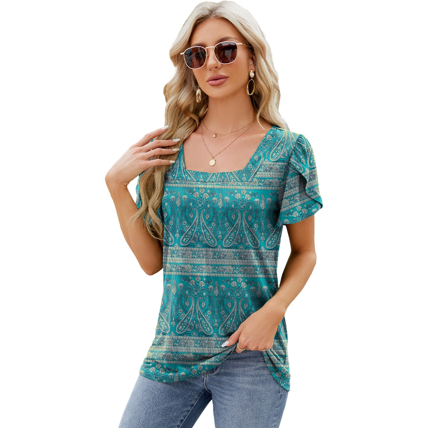 Boho Chic: Bedrucktes Kurzarm-T-Shirt mit quadratischem Ausschnitt und Blütenblatt-Ärmeln - Sommertop für Damen am Strand