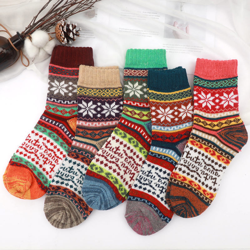 Women's Fashion Personalized Knitted Woolen Yarn Socks