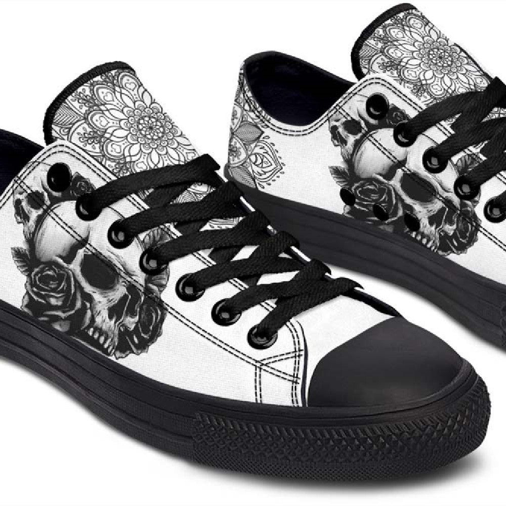 UrbanKicks - Schwarze Canvas-Schuhe mit Totenkopf- und Rosen-Print für Paare