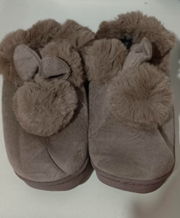 CozyPaws: Warme, flauschige Baumwoll-Hausschuhe mit Kaninchenfell für einen süßen Winter-Look.