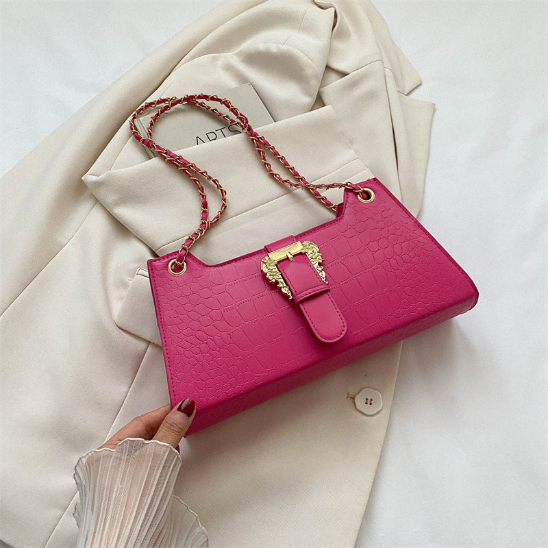 LuxeAura: The Women's Fashion Simple Chain Shoulder Bag, a chic and versatile accessory that epitomizes casual elegance.